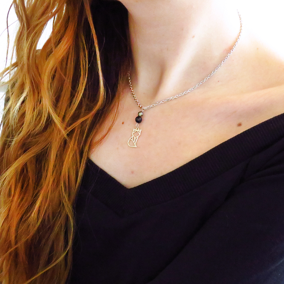 Collier-Dark-Foxy-porte-2